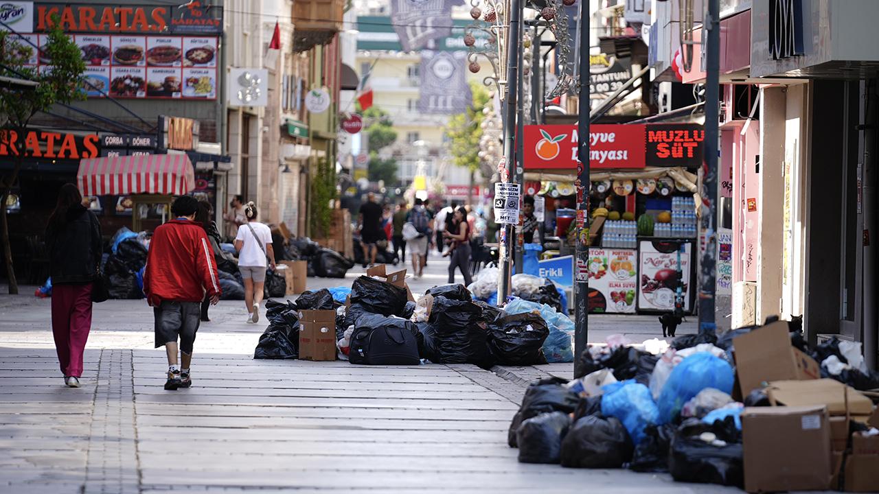 izmir-cop-aa-2366017.jpg