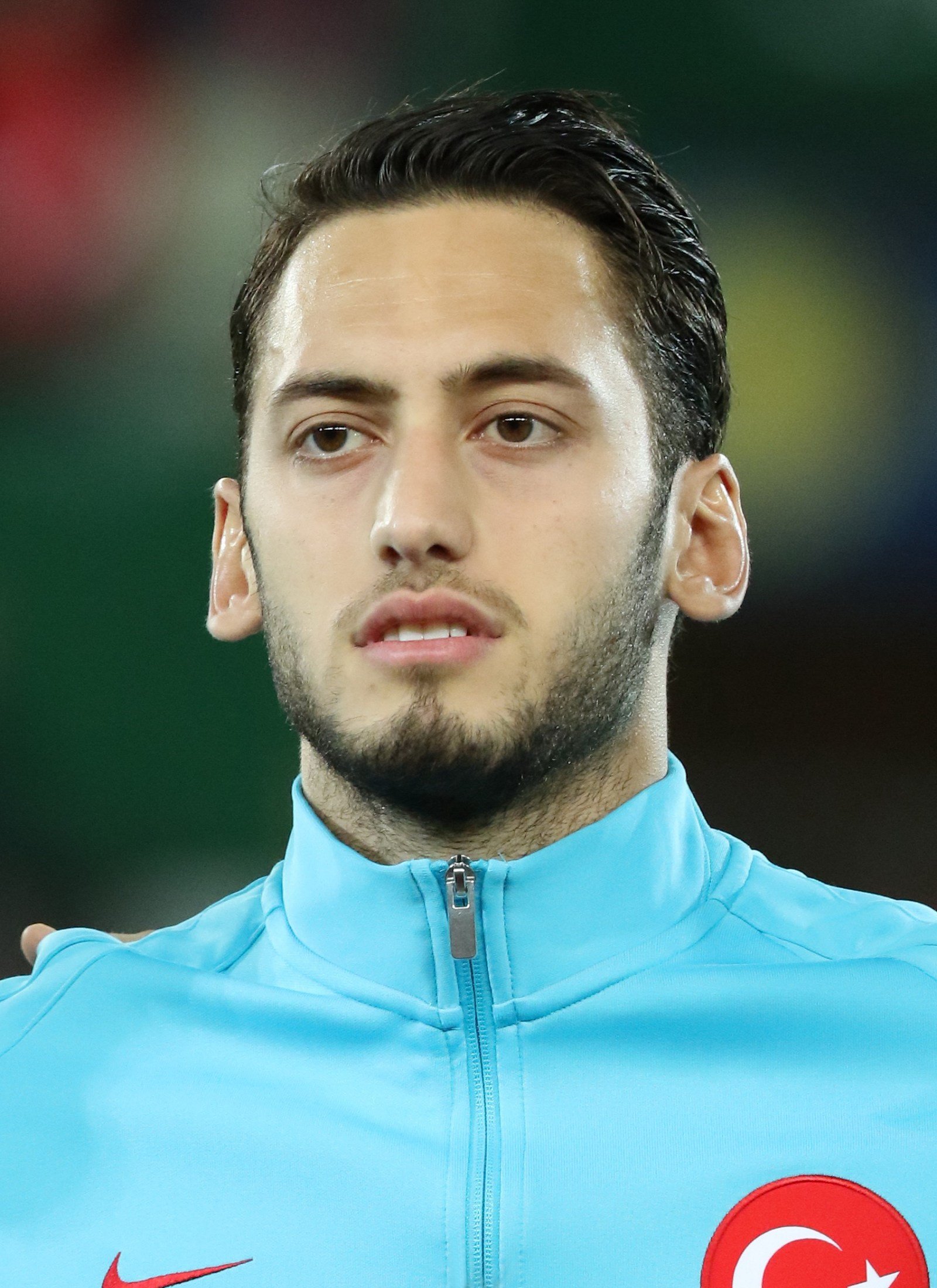 Hakan Çalhanoğlu Kimdir