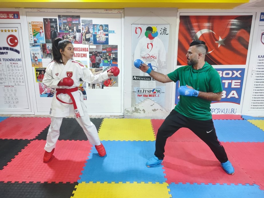 14 yaşında 150’den fazla madalyası var