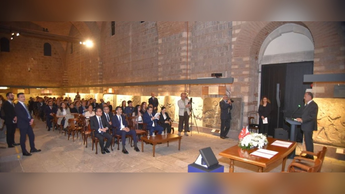 Peru'ya Ait Tarihi Kolye, Ankara'da Resmî Törenle İade Edildi