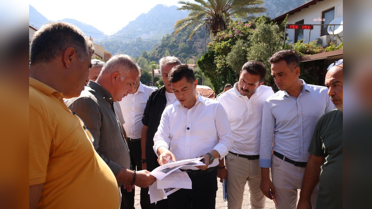 Marmaris Belediye Başkanı Ünlü, Turunç Mahallesi'nde vatandaşlarla buluştu