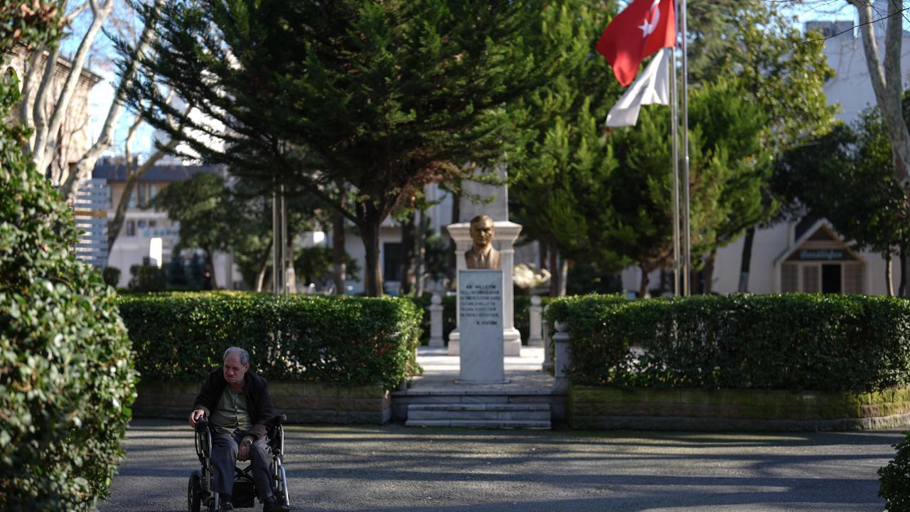 darulaceze-aa-2327333.jpg