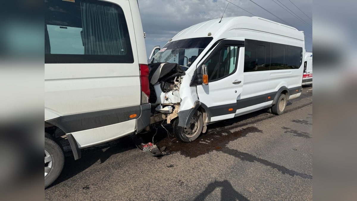 Siverek'te Öğretmen Servislerinin Çarpışması: 28 Yaralı