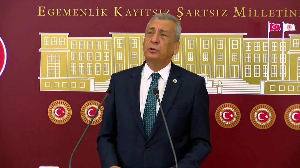 Öztürkmen: THK uçaklarının satışı ve 'altın pasaport' sistemi ormanlarımızı ve ulusal kimliğimizi tehdit ediyor