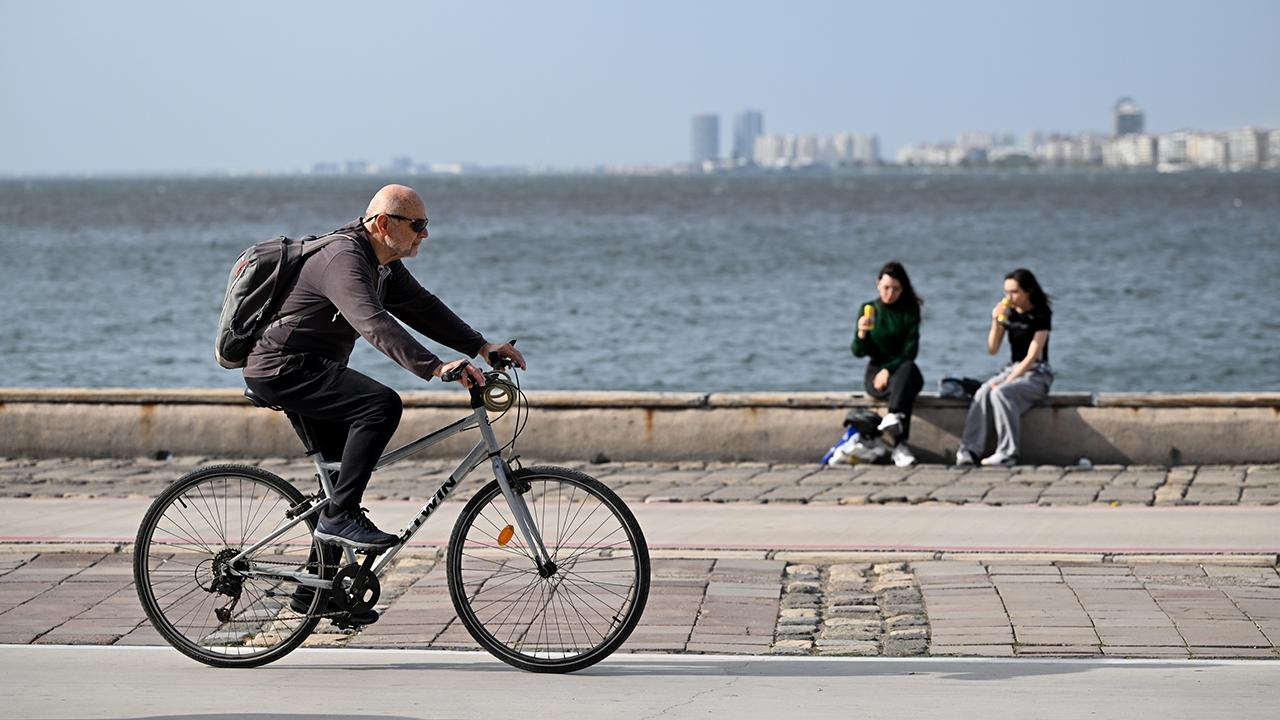 izmir-gunesli-hava-2156296.jpg