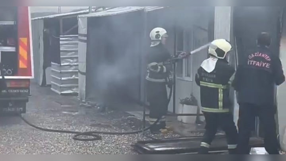 Gaziantep Nurdağı'nda Depremzede Konteyner Kentinde Yangın