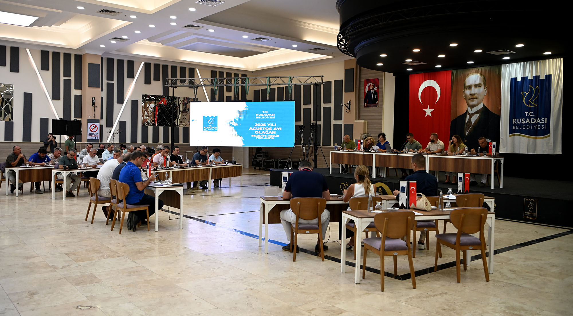 Agustos Ayi Meclisi (3)