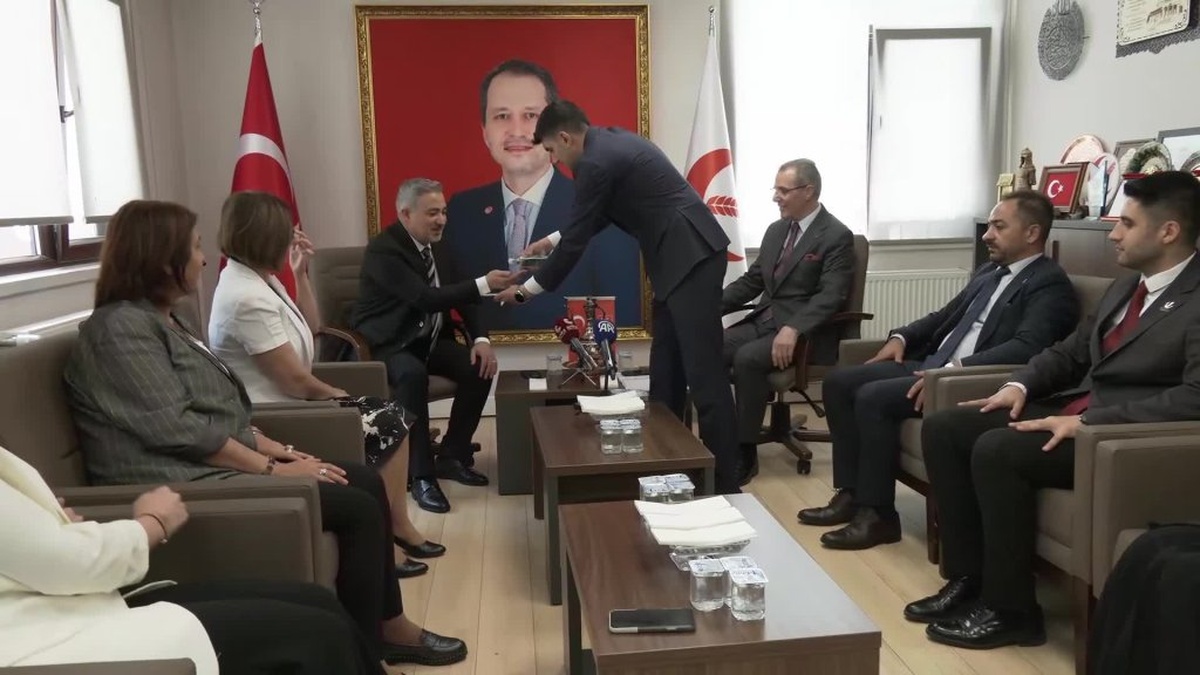 DEM Parti heyeti Yeniden Refah Partisi'ni ziyaret etti: TBMM komisyonu için destek istendi