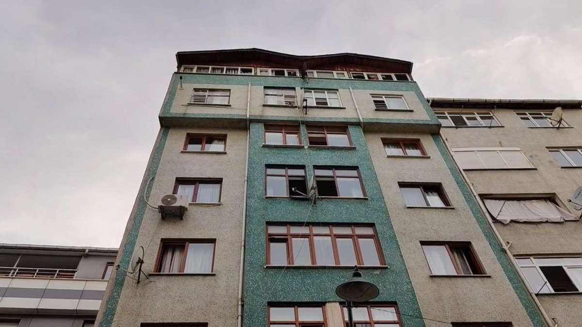 Şişli'de anne ve babasını bıçaklayan Mesut S. yakalandı