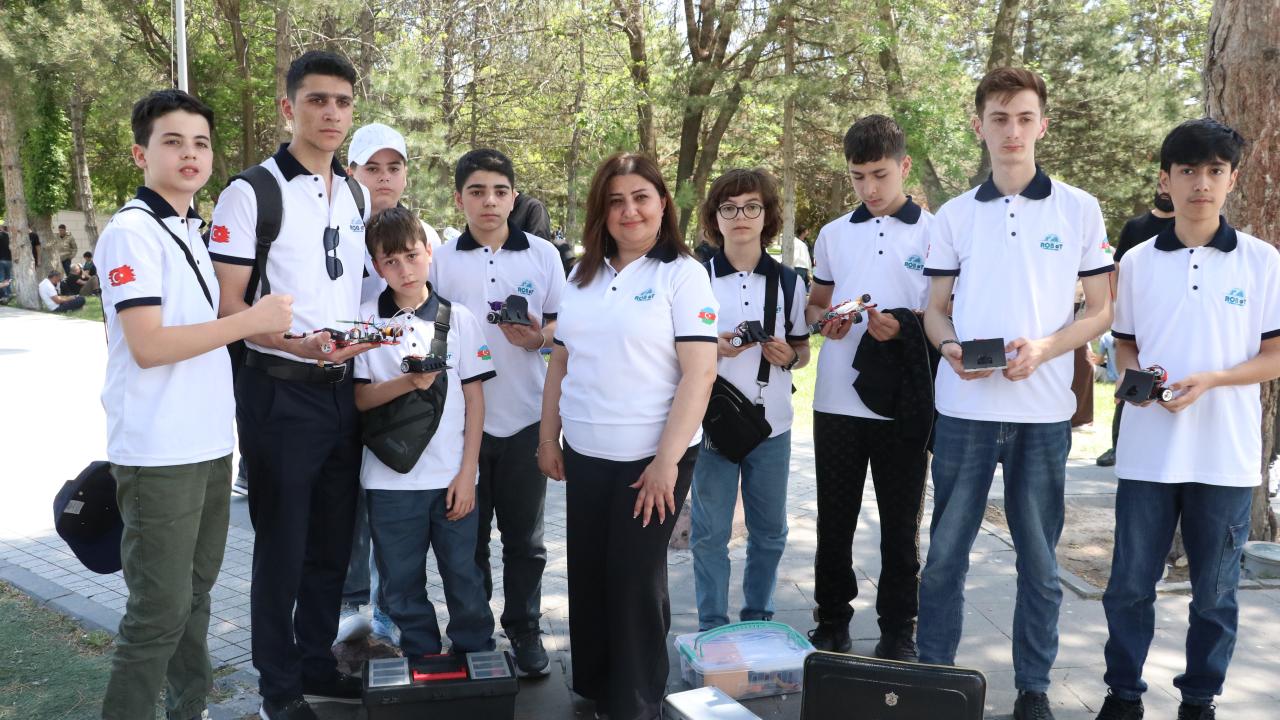robot-yarismasi-2362185.jpg