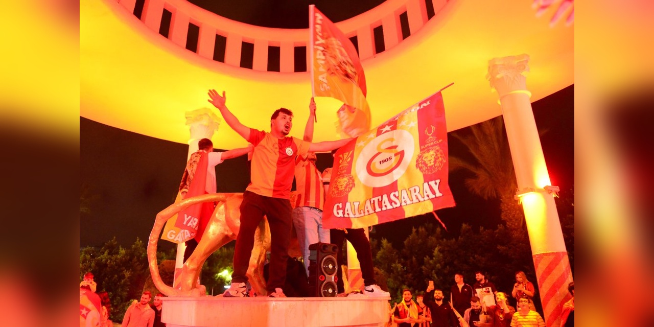 Galatasaray, Türkiye Kupası'nı kazandı; Mersin'de sokaklar sarı-kırmızıya büründü