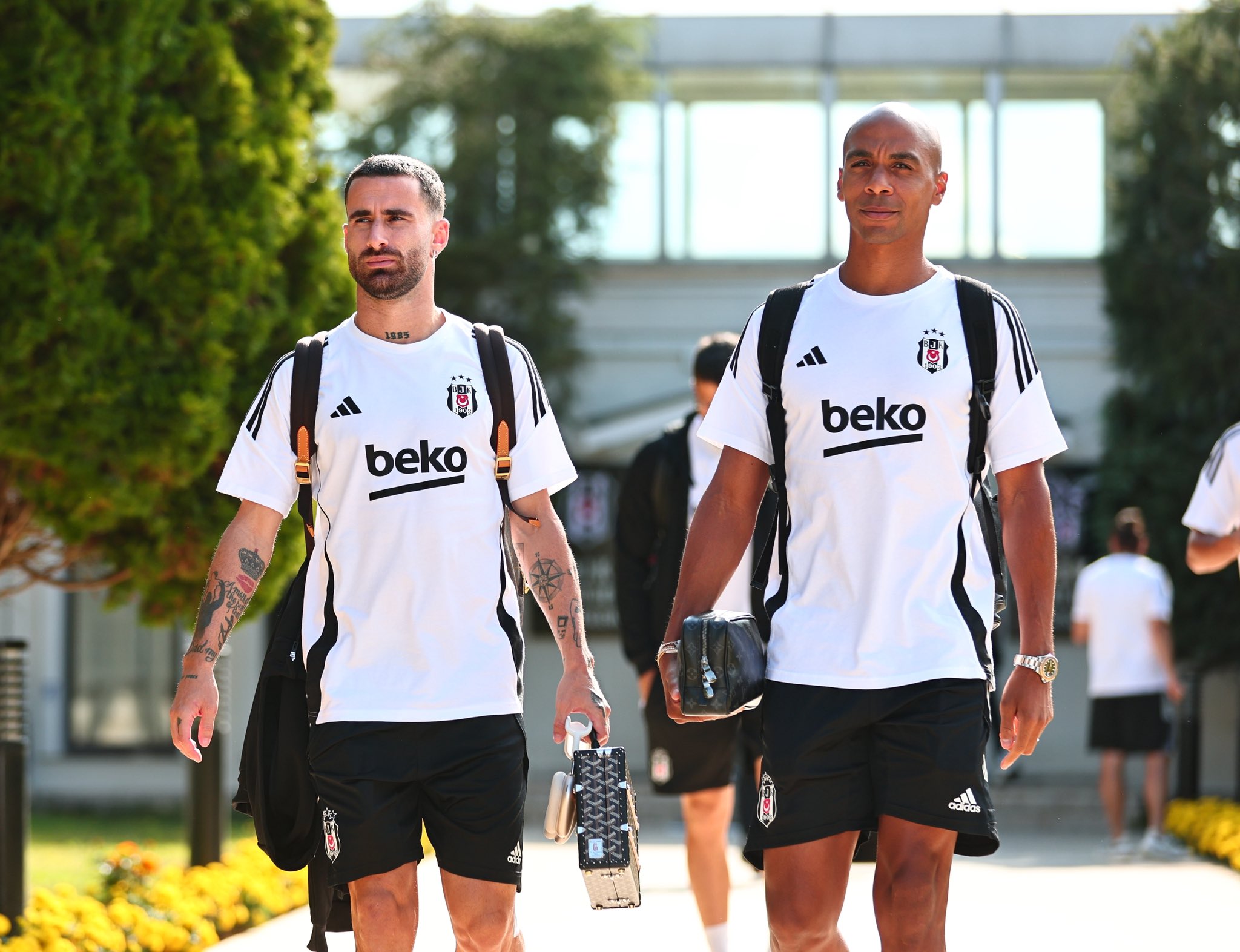 Gyx3 H P R W Y A A Z8 J I