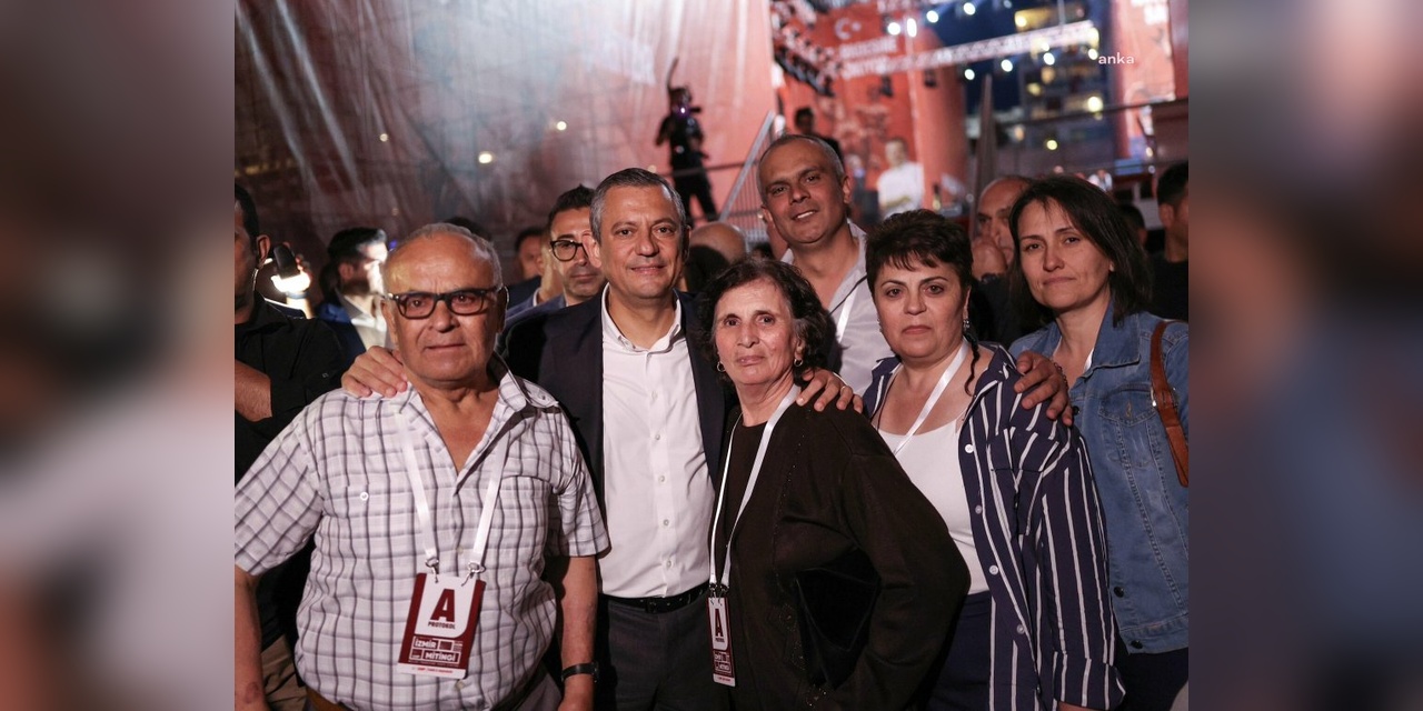 İzmir'de CHP mitingi: Tayfun Kahraman'dan duygusal paylaşım