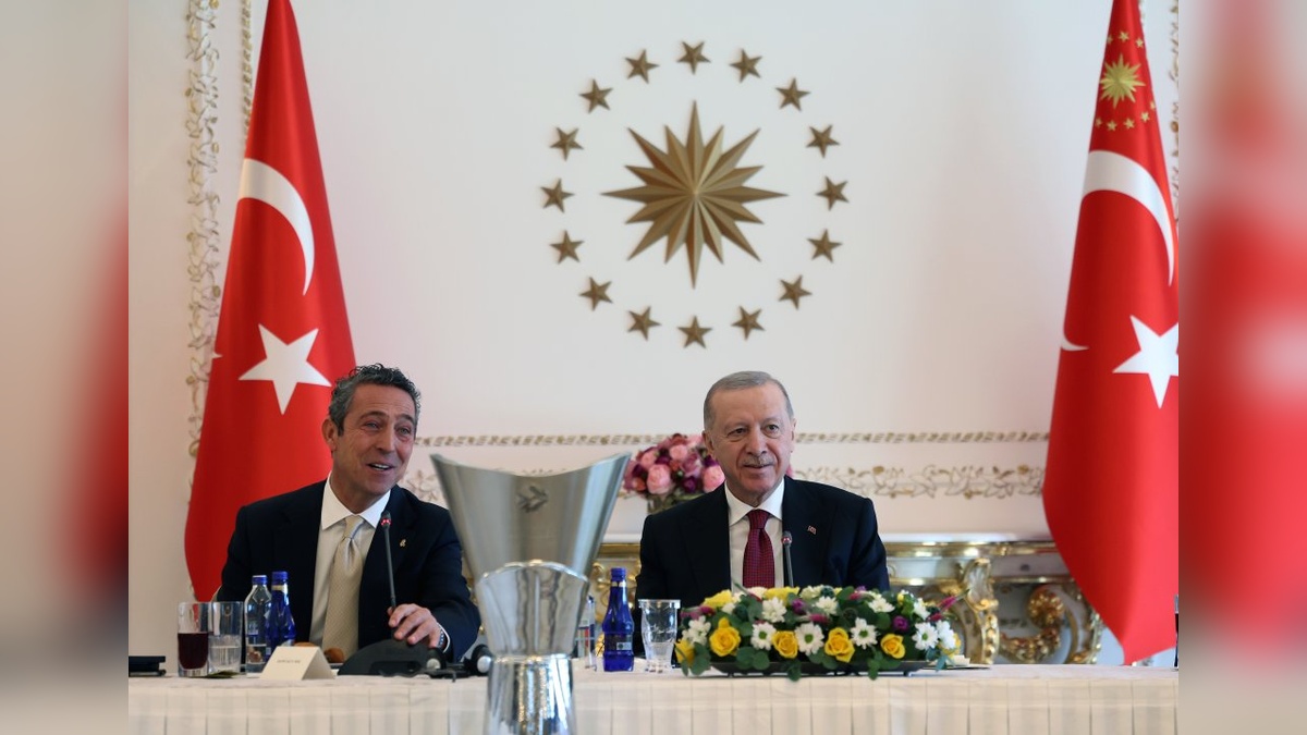 Erdoğan, Fenerbahçe Beko'yu Vahdettin Köşkü'nde kabul etti