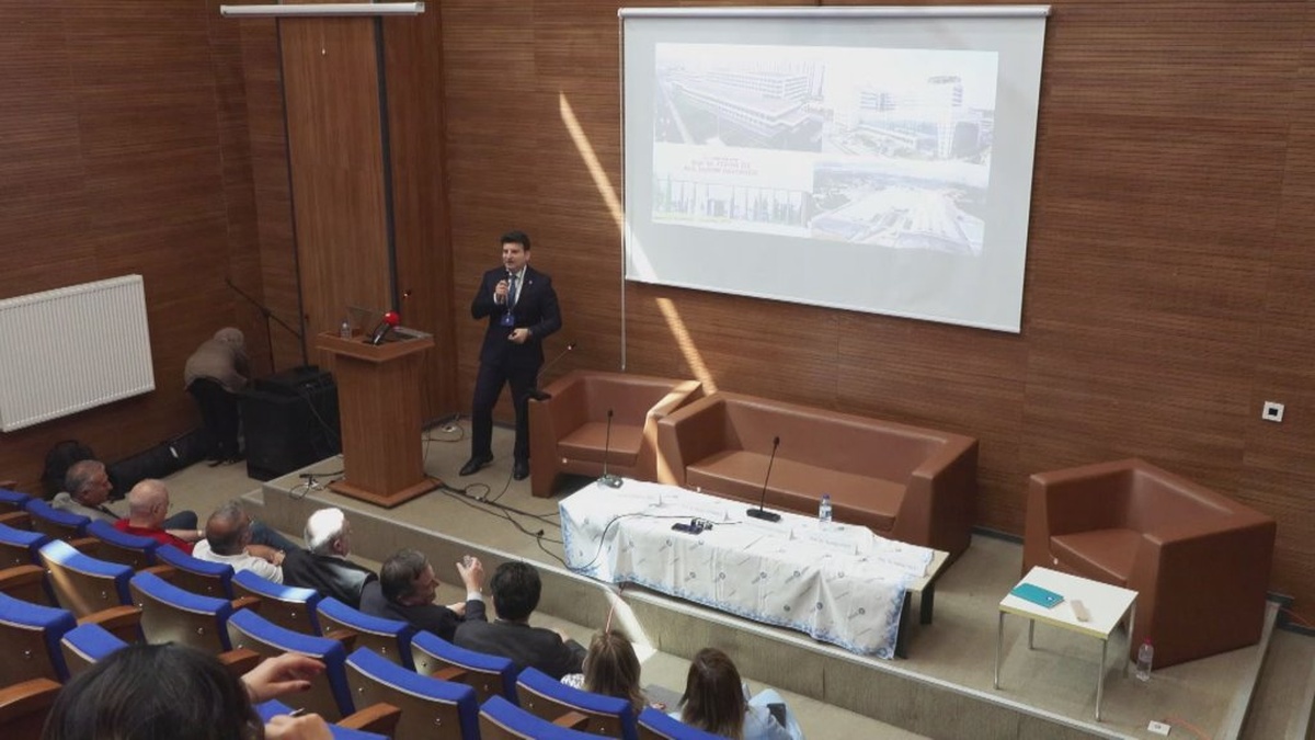 Marmara Üniversitesi'nde Kişilerarası İletişim Sempozyumu: Dijital Dönüşümün Etkileri Tartışıldı