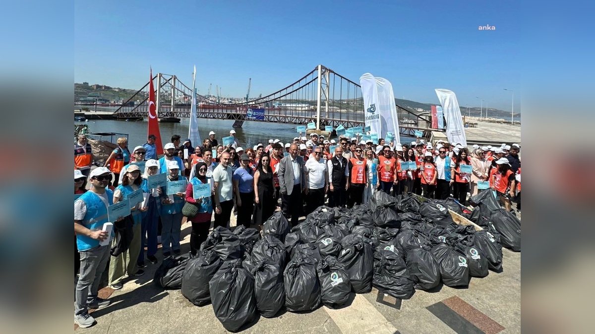Bandırma'da Marmara Denizi Günü etkinliği: 1500 kilogram atık temizlendi
