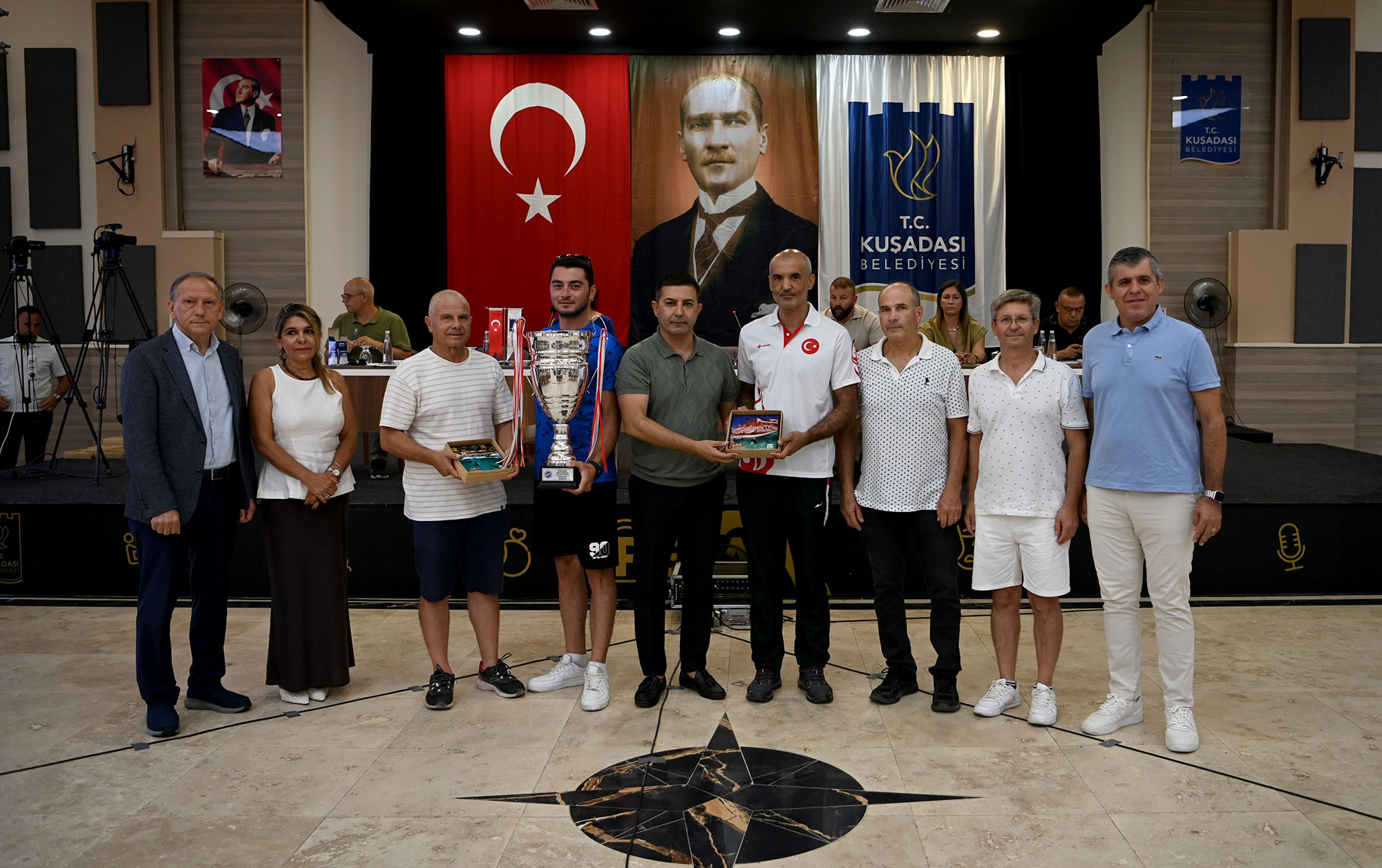 Agustos Ayi Meclisi (1)