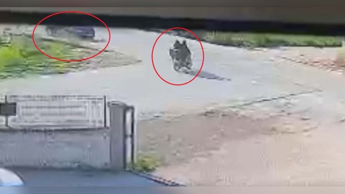 İnegöl'de motosiklet-otomobil çarpışması: 2 yaralı