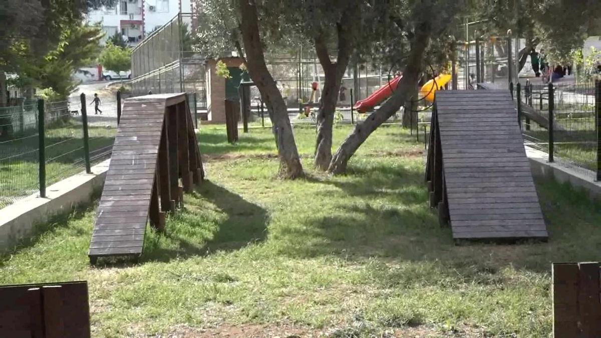 Mersin Yenişehir'de 'Patili Dostlar' parkı açıldı