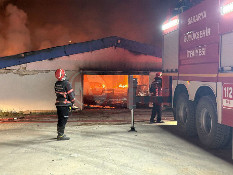 Boya Fabrikasinda Yangin4