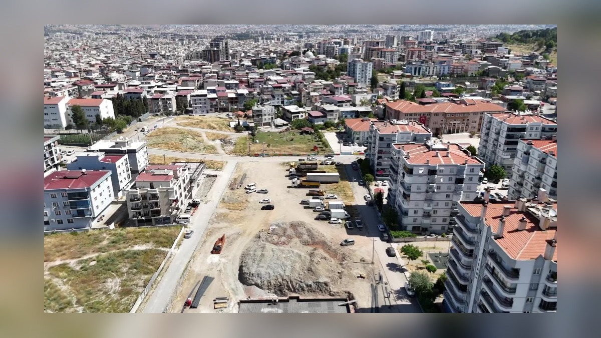 Buca'da 293 araçlık ücretsiz otopark hizmete açıldı