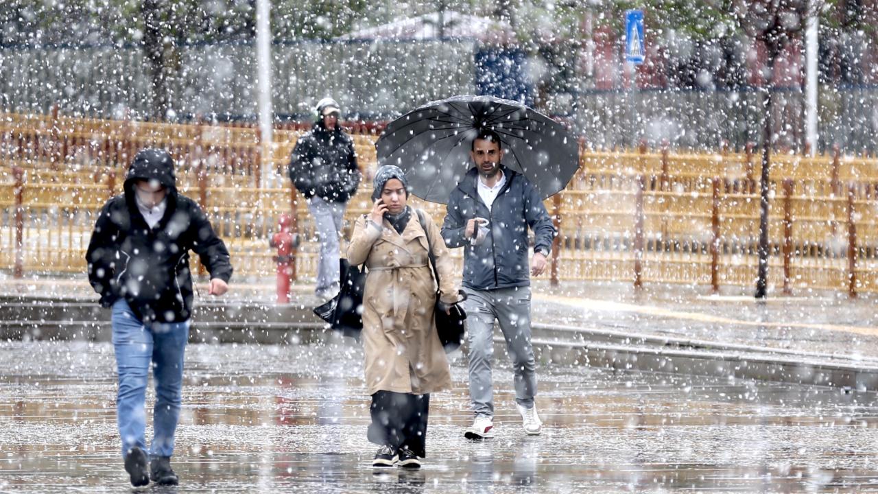 erzurum-kar-yagisi-aa-2360117.jpg