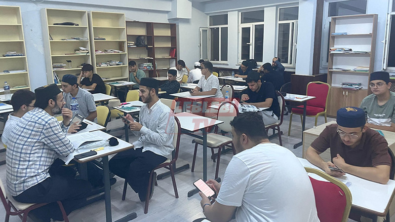 Gy O Nj Y2 X U A Am A Jt