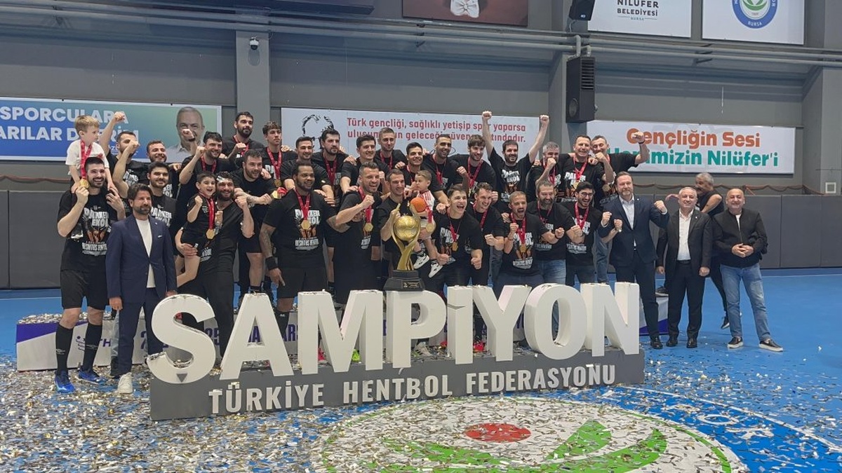 Beşiktaş, hentbolda şampiyon: Nilüfer Belediyespor'u 3-0 geçti