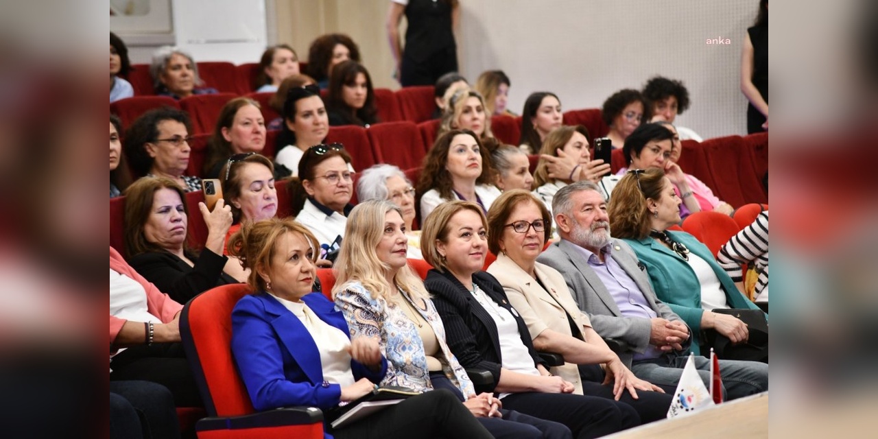 Çiğli'de 159 Kadın, Kadınlar Dijitalde Parlıyor Projesi ile Sertifika Aldı
