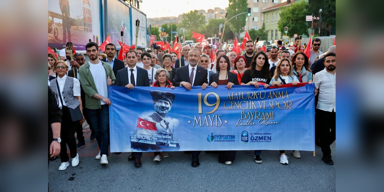 Eyüpsultan'da 19 Mayıs coşkusu: Konserler, fener alayı ve sportif etkinlikler
