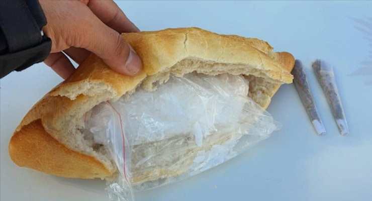 Gözaltındaki arkadaşına ekmek arası uyuşturucu götüren kişiye dava - Diken