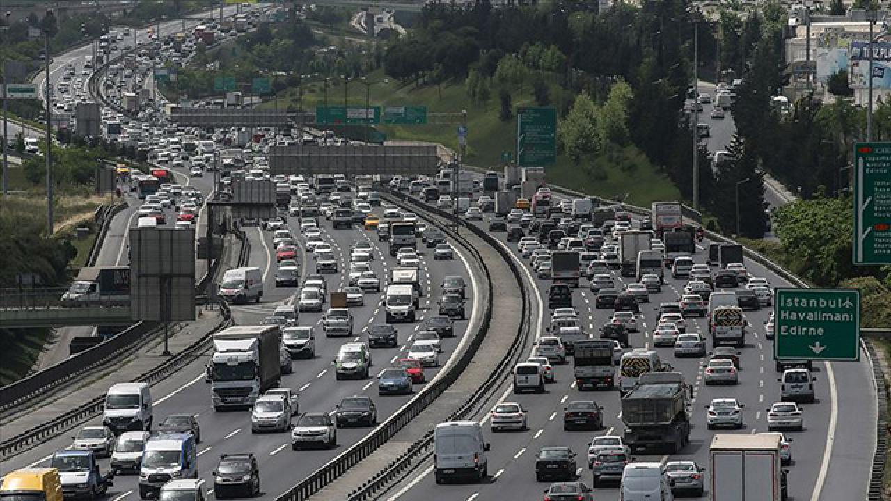 istanbul-trafik-aa-1570910.jpg