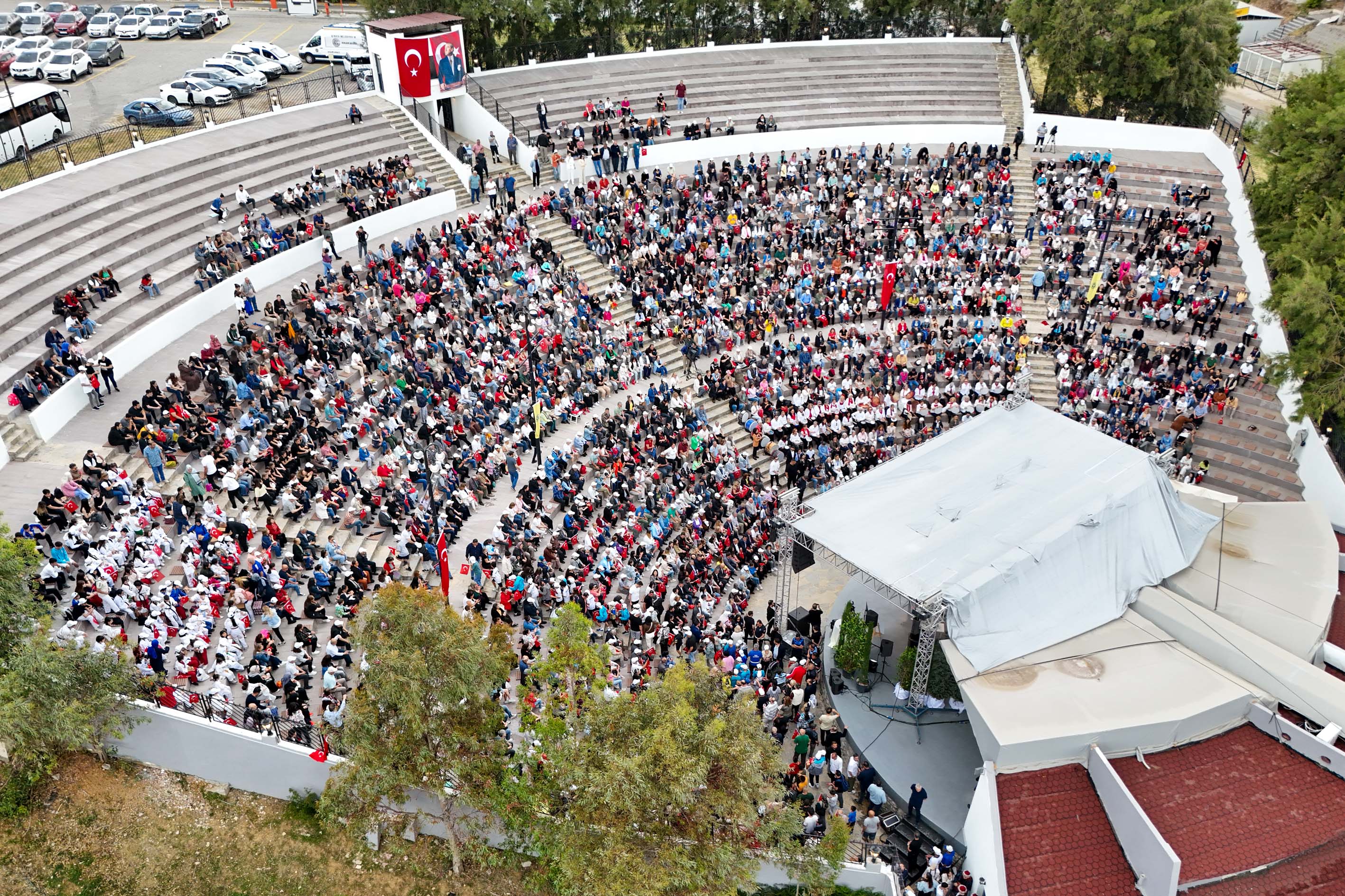 Buca Zeki Metin Amfi1