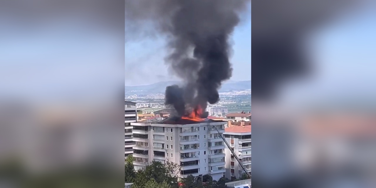 Bursa'da 7 Katlı Apartmanın Çatısında Yangın
