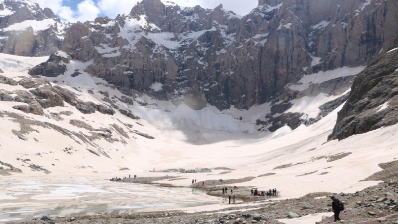 hakkari-buzul-dha-2364807.jpg