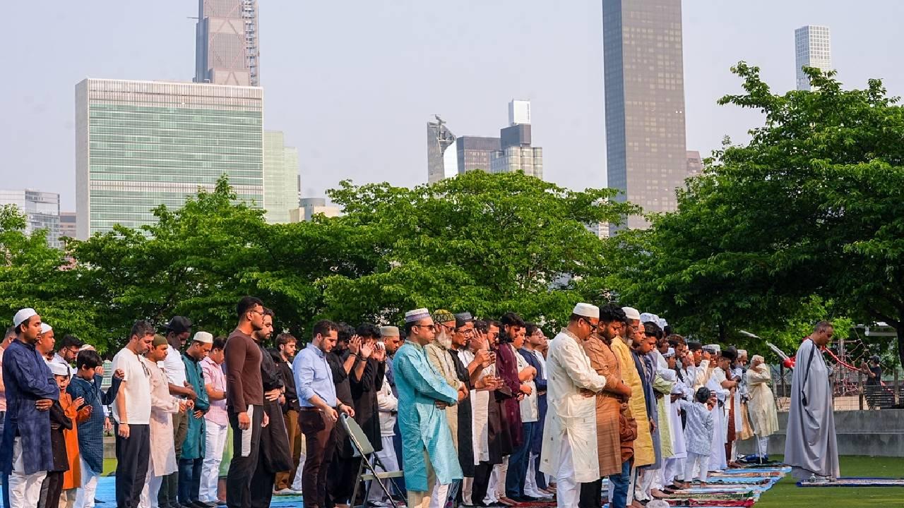bayram-namazi-abd-aa-2368496.jpg