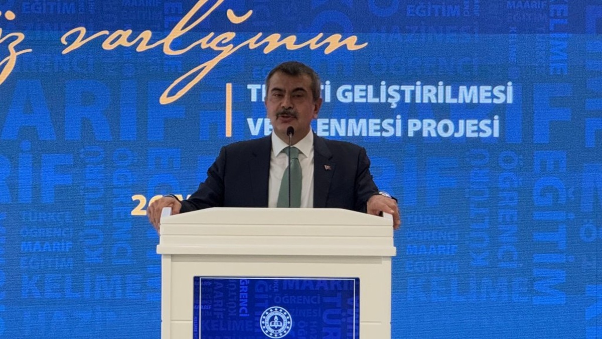 Tekin: Çocuklarımızın ana dilde eksiklikleri olmamalı