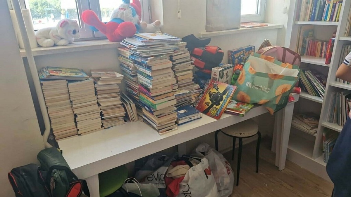 İzmir öğrencilerinden Hatay'a 25 koli kitap desteği