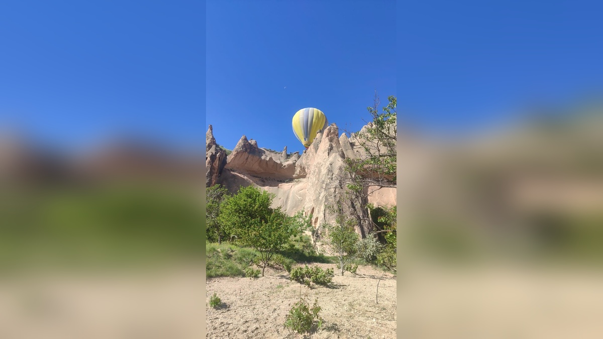 Avanos'ta sıcak hava balonu kayalıklara sıkıştı: 20 turist mahsur kaldı