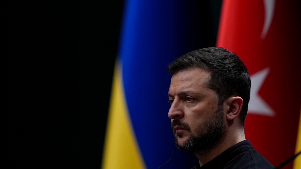 zelenskiy-in-tr-a-2333851.jpg