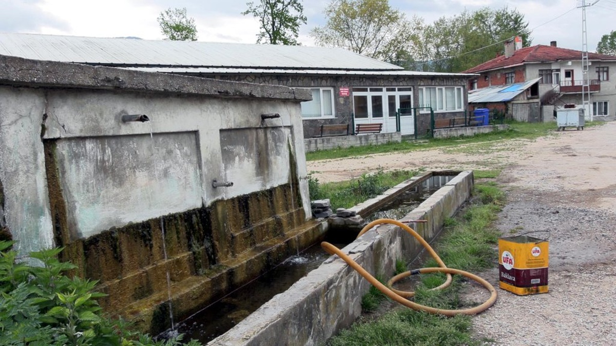 Bolu'da 80 Kişi Su Kaynaklı Zehirlenme Şüphesiyle Hastaneye Başvurdu