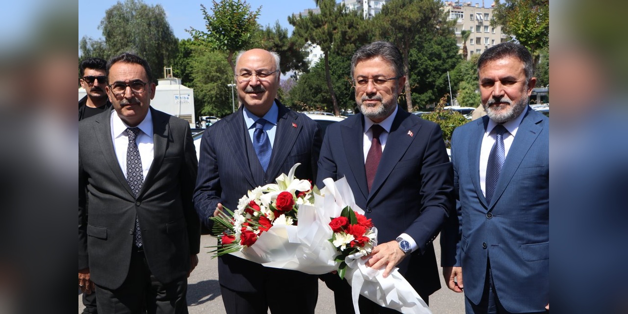 Bakan Yumaklı, Adana'da Vali Köşger'i ziyaret etti