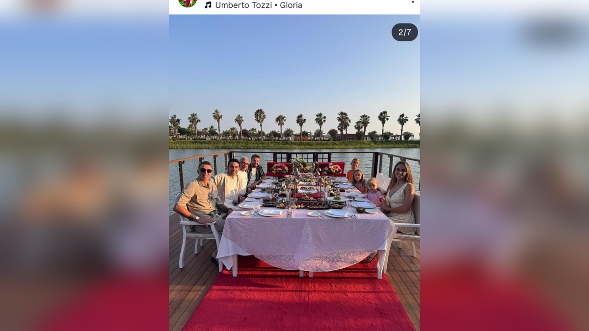 Muslera, ailesiyle Belek'te tatilde