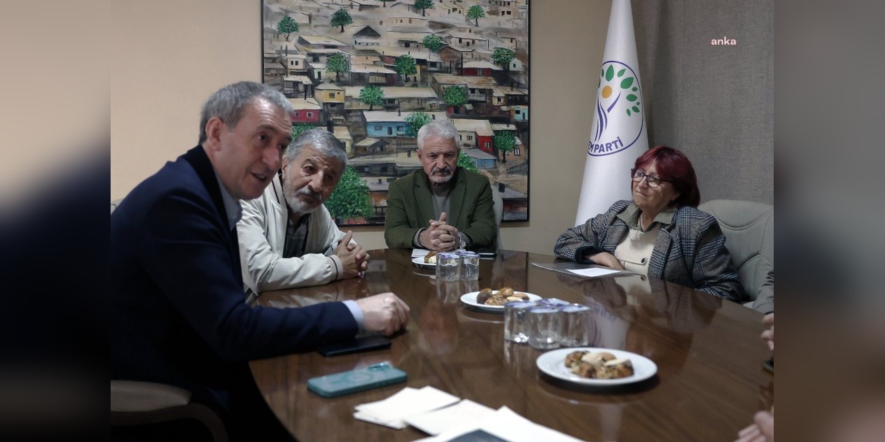 DEM Partisi, Devrimci 78'lilerle Dayanışma İçin Bir Araya Geldi