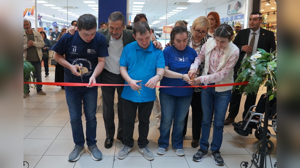Tepebaşı Belediyesi'nden Özel Bireylere Karma Sergi Desteği