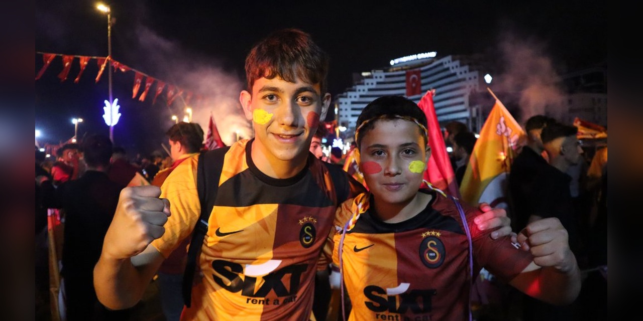Galatasaray, Kayserispor'u 3-0 Yenerek Şampiyon Oldu: Kayseri'de Kutlamalar