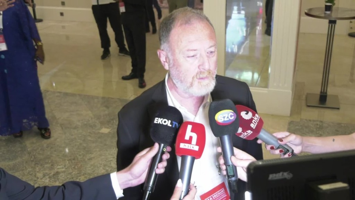 Sosyalist Enternasyonal toplantısında 'Free İmamoğlu' tartışması