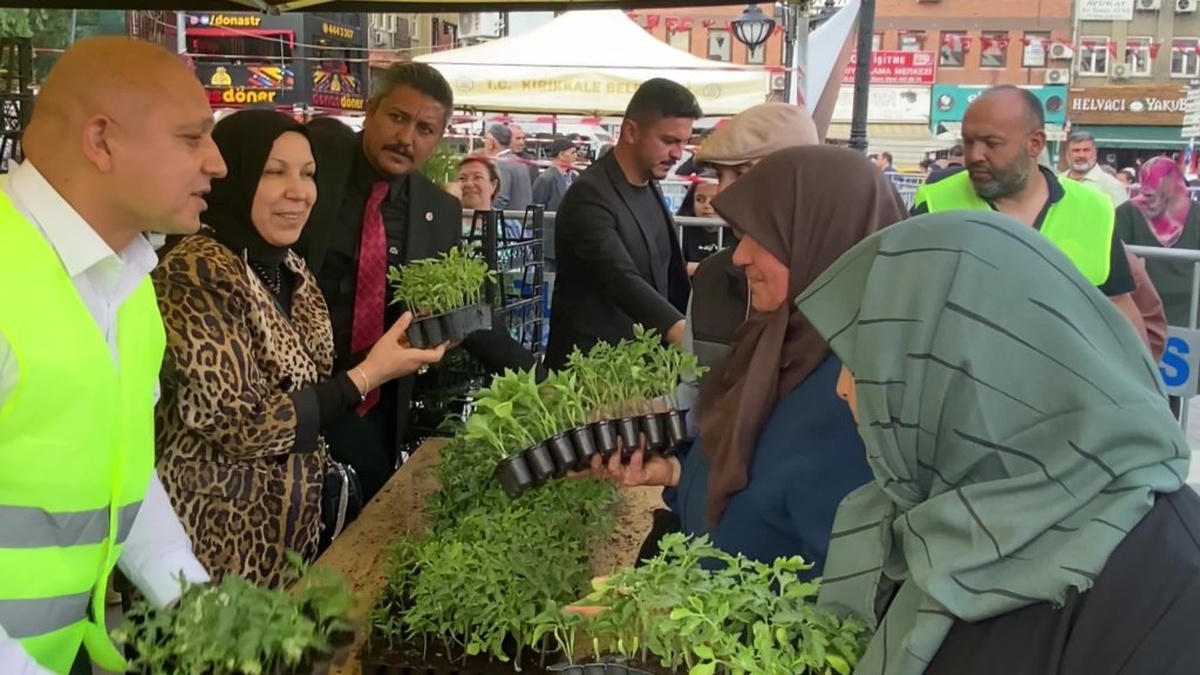 Kırıkkale Belediyesi 200 Bin Sebze Fidanı Dağıttı