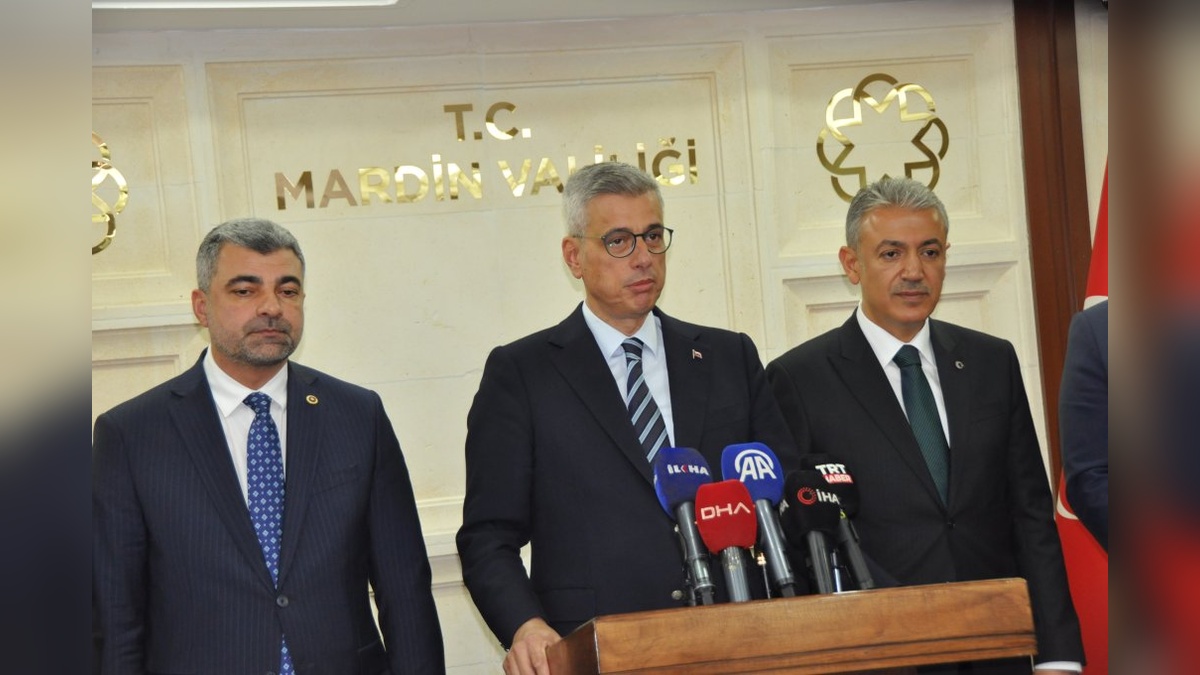 Memişoğlu, Mardin'de sağlık hizmetlerini değerlendirdi: Suriye'ye destek vurgusu