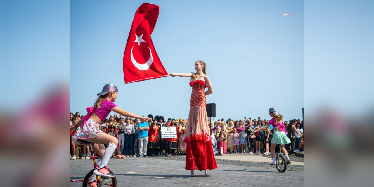 Kuşadası'nda 19 Mayıs coşkuyla kutlandı
